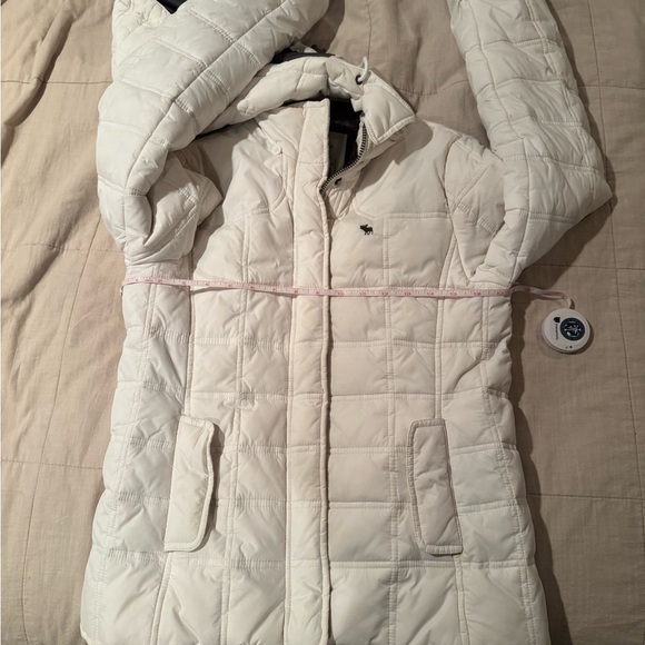 Abercrombie & Fitch coat. White. Runs small - Picture 10 of 10